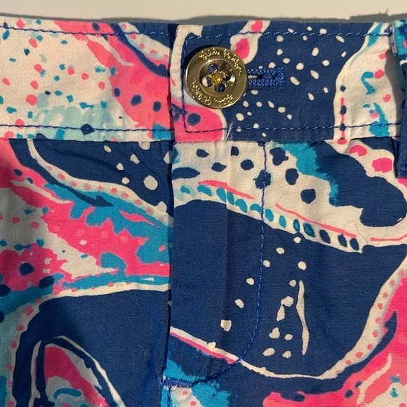 Lilly Pulitzer Mini Callahan Shorts for Girls Size 4 in Indigo Starfish Glow - Picture 2 of 8